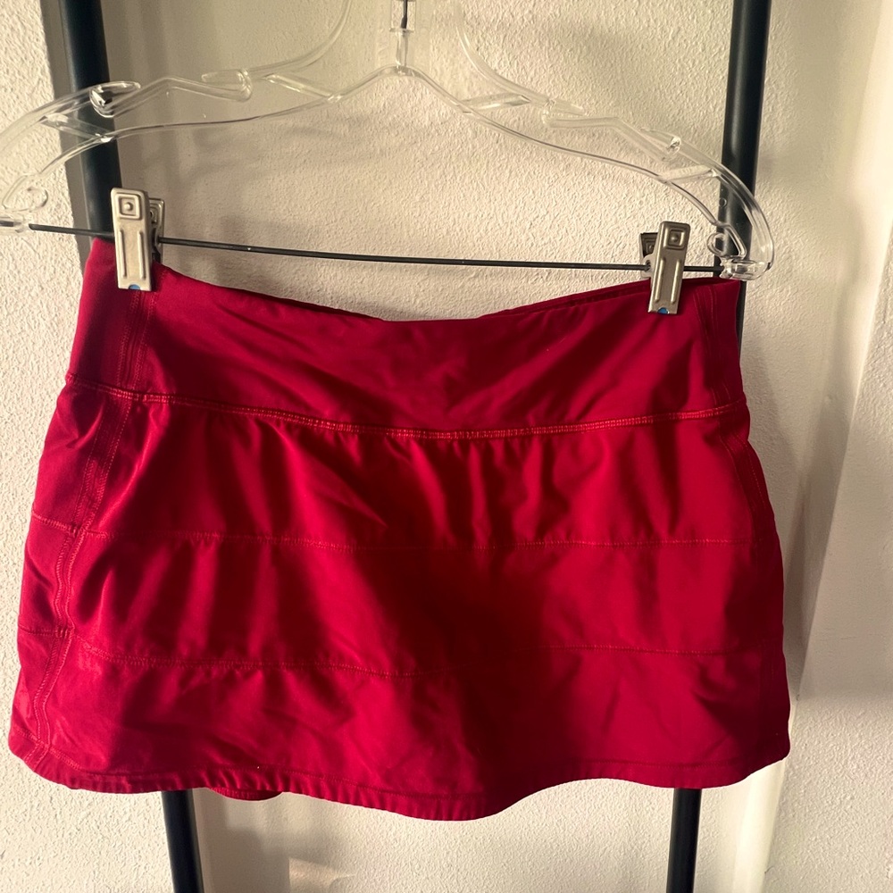 lululemon pace rival mid rise skirt. Size 6